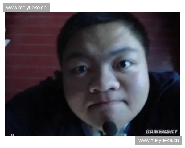 揭秘LOL小智如何靠游戏解说与直播实现年入百万的商业变现之路